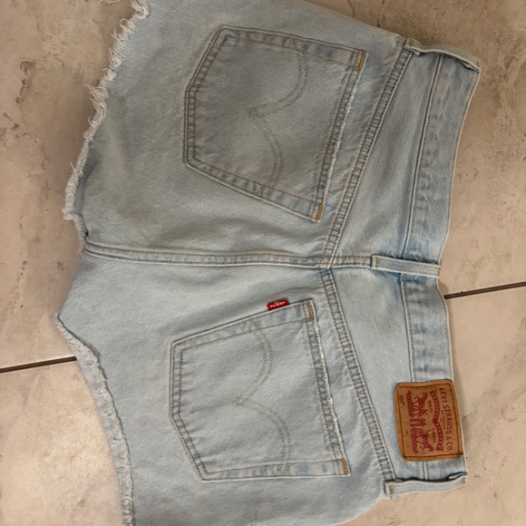Levi’s shorts size 30 light wash - Picture 4 of 4